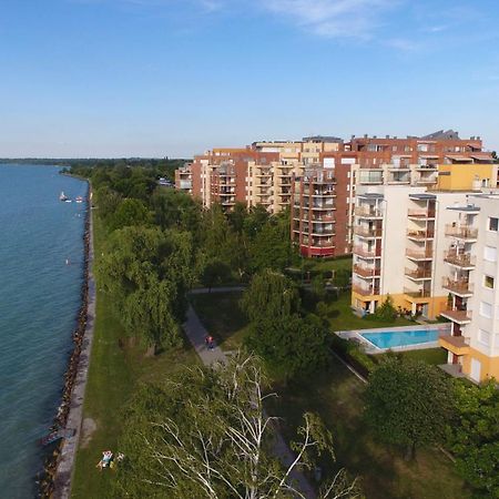 Viktoria Beach Apartman Gold 2. Siófok Esterno foto